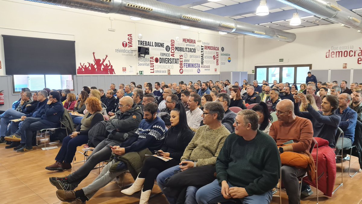FICCOOCat's tweet photo. @diazmontesinos1 @Industria_CCOO @FICCOOBLLPAG @ccoocatalunya @ccoo_bll_apag @JmRomero73 @garbineespejo @hermajoan @bernat_vg @MCanteroSanchez @_Vizuete_ @PachecoJpacheco També és fonamental avançar en polítiques industrials reals i cal fer-ho des de la concertació social. CCOO hi hem de ser  hem de poder dir la nostra per aconseguir una llei d'indústria moderna i un pacte d'estat per la indústria, ha incidit @hermajoan https://t.co/e7Iu2mQj6G
