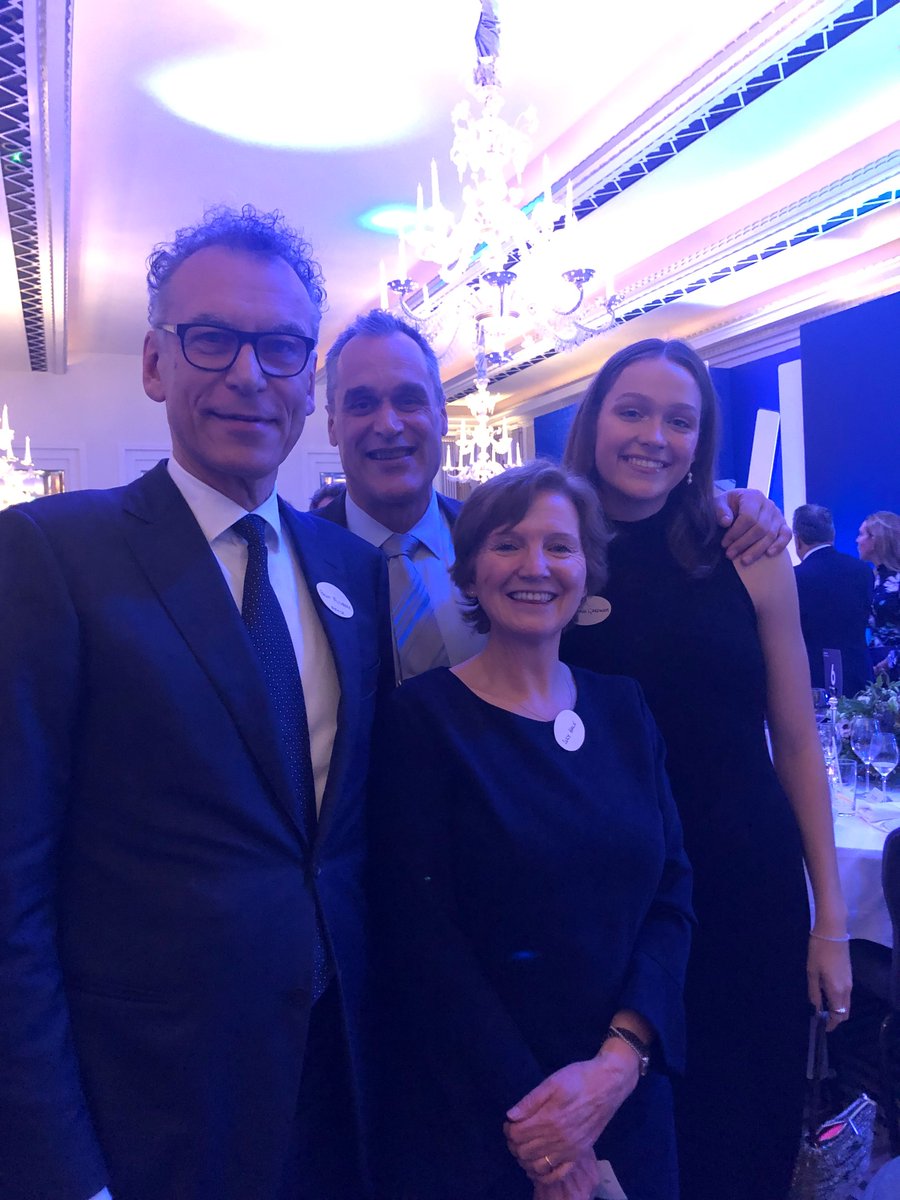 panmacmillan's tweet photo. We're very proud of our authors @BentFlyvbjerg & @dgardner for being shortlisted for the @FT Business Book of the Year Award for #HowBigThingsGetDone.
Congrats to the winner @AmyCEdmondson, all the other shortlisted authors, and to Bent & Dan for their timely, important book. https://t.co/OXs62JTrxG