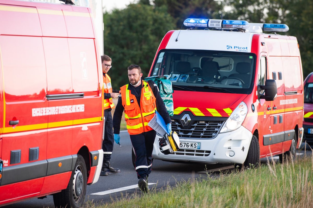 📆 Aujourd'hui c'est la journée mondiale du bénévolat et du volontariat !
👨‍🚒⛑️ En plus de leur activité professionnelle ou de leurs études, ils s'engagent au service de la population. 
#Merci à tous les bénévoles des associations agréées  et aux sapeurs-pompiers volontaires !