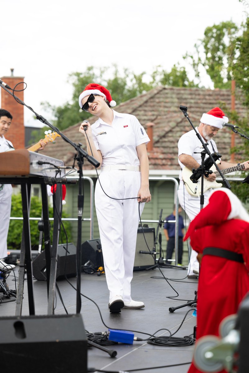 Australian_Navy's tweet photo. Ho Ho Ho, Merry Christmas from #HMASHarman!

The North Pole came to Canberra recently when Harman held their Christmas Family event, featuring a special guest appearance from Santa himself! 🎅🎄 https://t.co/hmFFfOGbYM