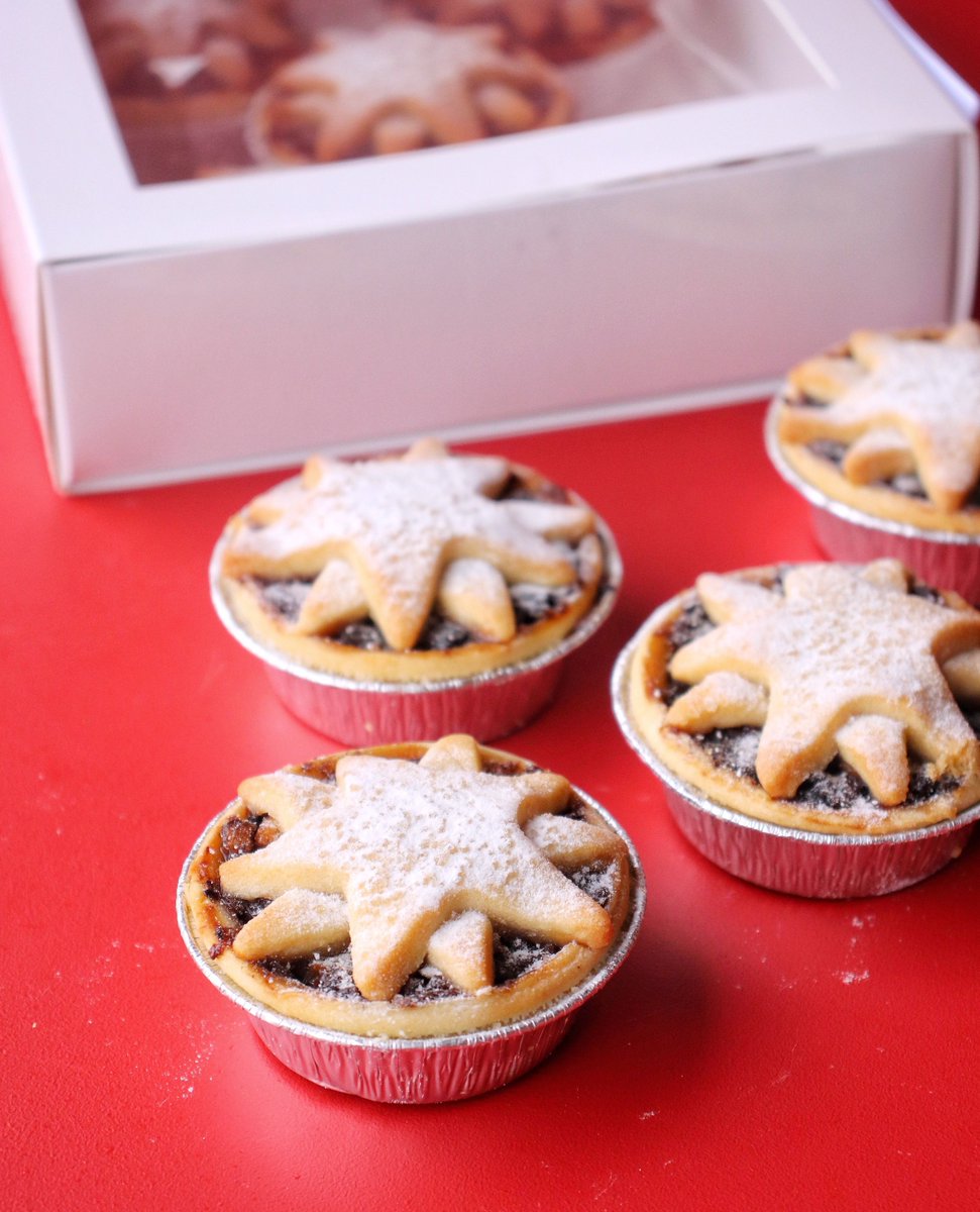 DromMelb's tweet photo. Spread the joy this silly season with our baked Christmas Merchandise! 🎄
⁠
Fruit Mince Tart ▪️ Gingerbread Men ▪️ Croussants⁠
⁠
You can get these goodies both from our online shop and in-store. 
⁠
📸 @queenofthecheatmeal⁠
⁠ https://t.co/466bX8PeEu