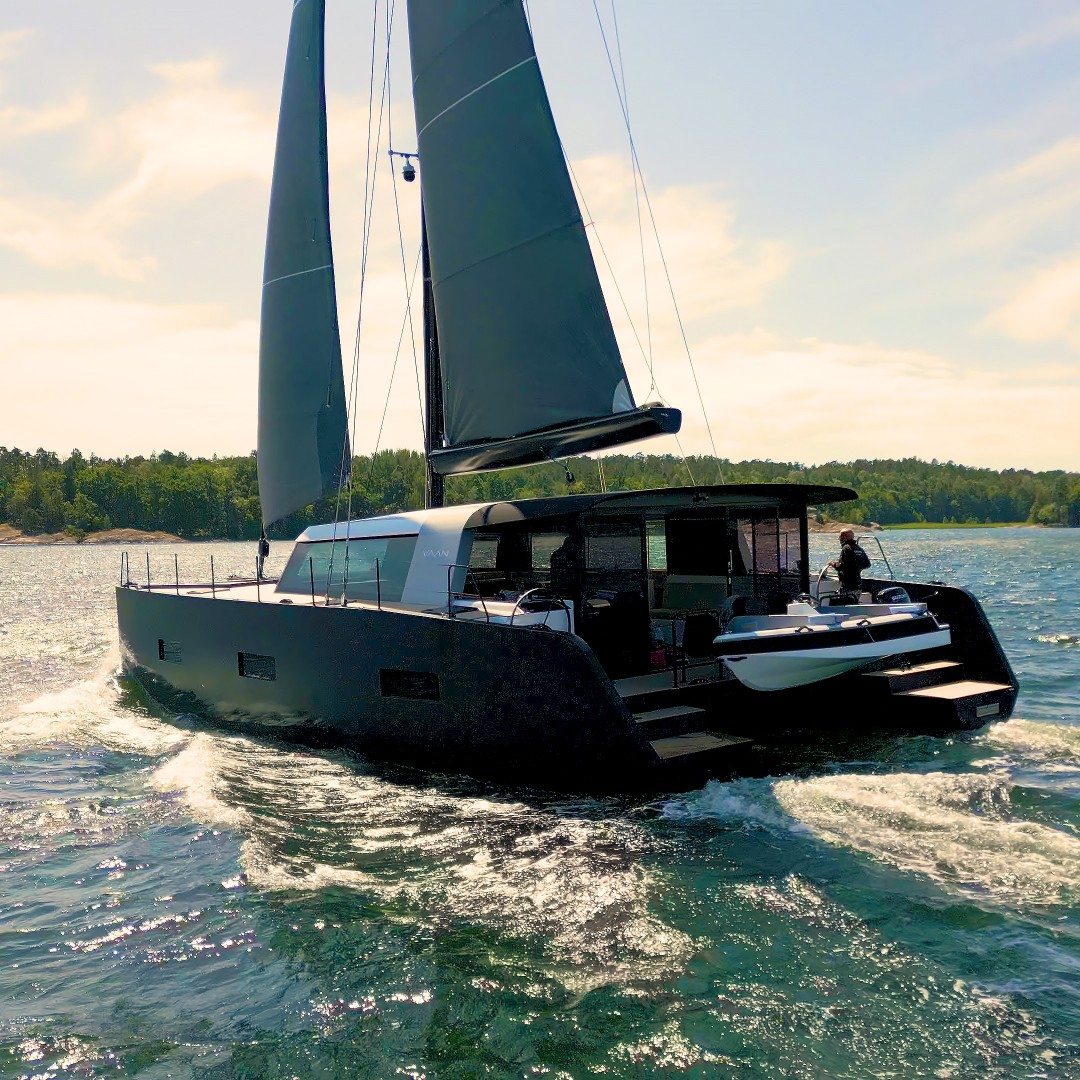 Day 5.“We enjoy working with Oceanvolt because they are also at the forefront of the transition to emissions-free sailing. Like us, most people there are sailors too, so it feels like they are part of our team and vice-versa.”–<a href="/vaanyachts/">vaanyachts</a>
oceanvolt.com/vaan-r5 #Xmas #VAANYachts