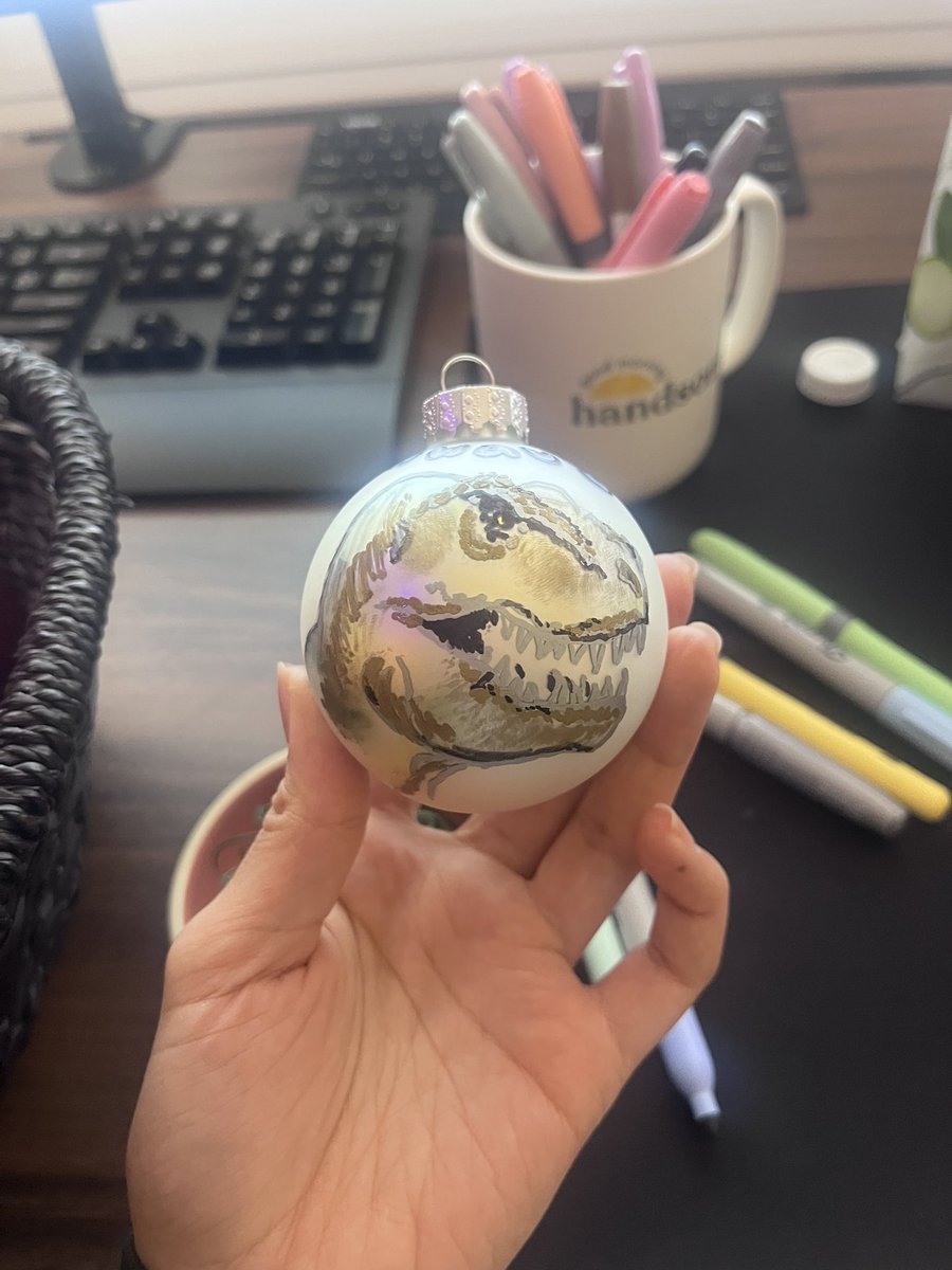 I repeat — QUEEN of the ball drawins’