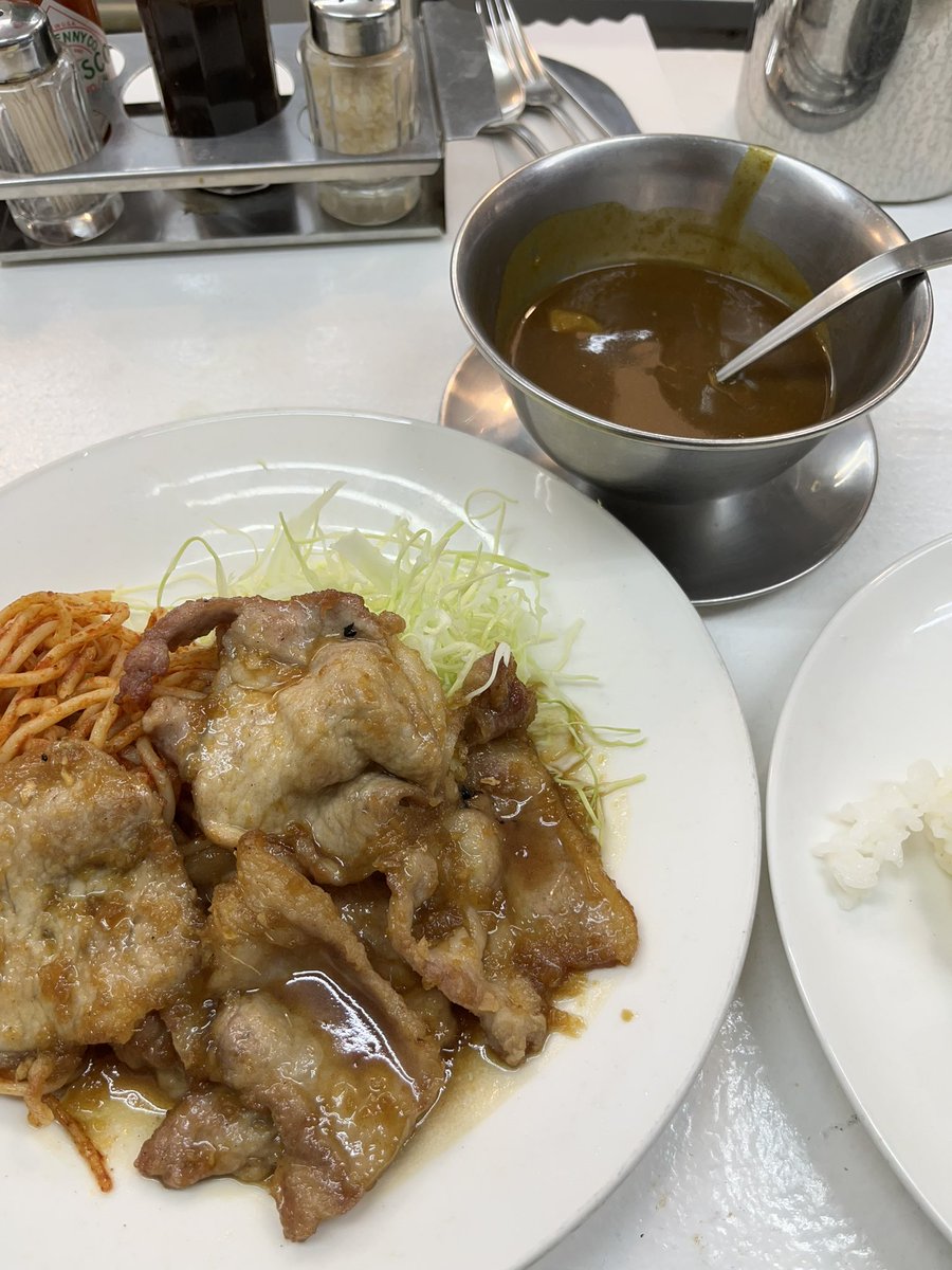 hide3135's tweet photo. 神保町 ボーイズ
カレー付き生姜焼き https://t.co/g7Kko4SVIv