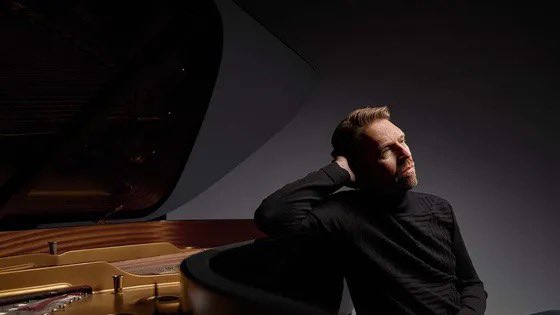 #MusiqueMatin avec @jburbain 📻🎵 🔹 Rencontre avec Emma la clown, 'c’est ça être vivante' 🔹 Here's To You : un lamento contre l'injustice 🔹 Rencontre avec le pianiste norvégien Leif Ove Andsnes radiofrance.fr/francemusique/…