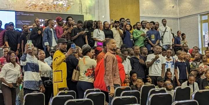 uguru_igwe's tweet photo. As I grow older, I have become more intentional with my leadership, speaking, and service, aiming to genuinely impact lives, enterprises, and nations, all while acknowledging God's grace.
#DevFestAba #DevFest2023 https://t.co/9Jr1HlZXrX