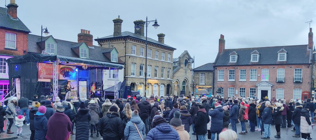 A good day had at The Rochford Christmas fayre, hosted by @rochfordparish. 

Topped with great performances on stage as Rochford showed some of it's magic.

It was also good talking to # Rochford Rotary Club, hearing about some of their good work. 

#Rochford #Southendeast