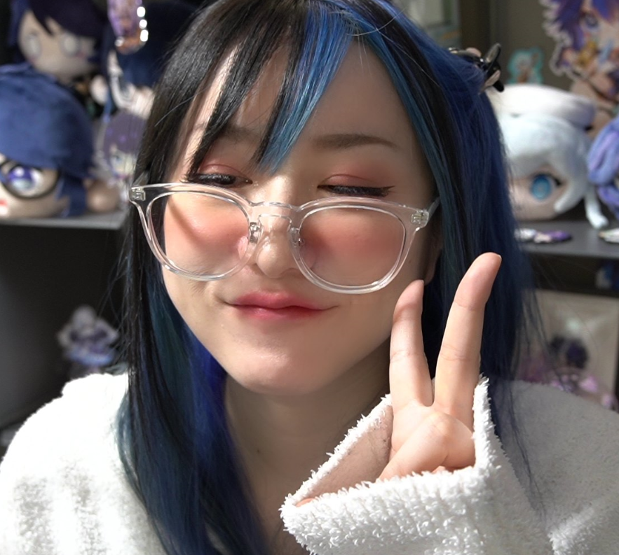 ksononair's tweet photo. な、なんとアクセスが急増しているらしいこちらの色付きメガネ！！👓
リリクルーレさぁぁぁん✨
虹色のも素晴らしいと思います🌈
楽天からも購入できるみたいなのでみなさんおソロにしようぞ！ｗ https://t.co/ntXmuYsstq