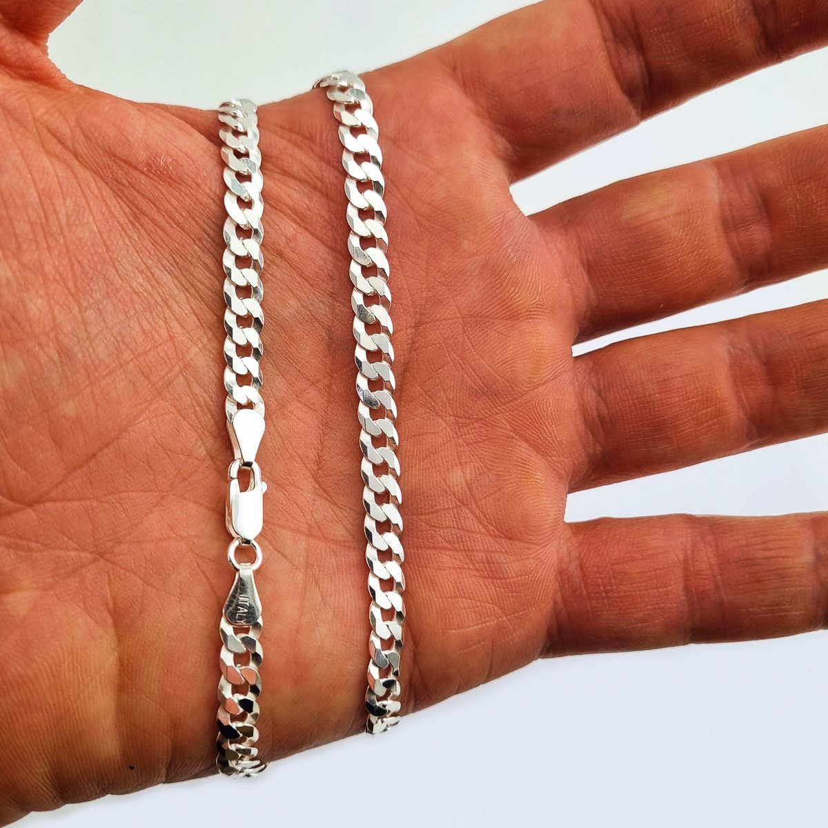 AbaconProducts's tweet photo. 20% Off the Maximus Men's Necklace! Save up to 20% off a huge range of products in our summer sale.
Australia wide shipping. https://t.co/XBMcFcIAnQ
ㅤ
T&Cs Apply. #sale #summersale #chainsale #chain #chains #necklace #necklaces #mensnecklace #mensnecklaces #mensjewellery https://t.co/duV5I0Vtlb