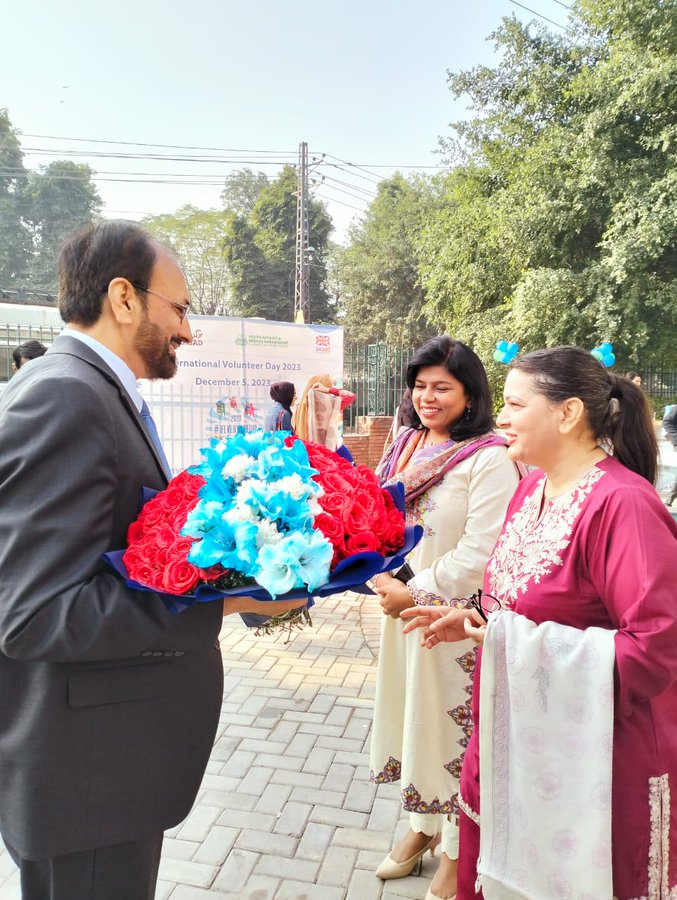 VSO Pakistan (@vsopakistan) on Twitter photo Today, we honor the selfless individuals who dedicate their time and skills to make a difference. Country Representative, VSO Pakistan Ms. Seher Afsheen welcomes Chairperson Punjab, Higher Education Commission #IVD2023.
@VSO
#IfEveryoneDid
<a href="/EduCannotWait/">Education Cannot Wait</a>
<a href="/UKaid/">UK aid</a> <a href="/FCDOGovUK/">Foreign, Commonwealth & Development Office</a> Today, we honor the selfless individuals who dedicate their time and skills to make a difference. Country Representative, VSO Pakistan Ms. Seher Afsheen welcomes Chairperson Punjab, Higher Education Commission #IVD2023.
@VSO
#IfEveryoneDid
<a href="/EduCannotWait/">Education Cannot Wait</a>
<a href="/UKaid/">UK aid</a> <a href="/FCDOGovUK/">Foreign, Commonwealth & Development Office</a>