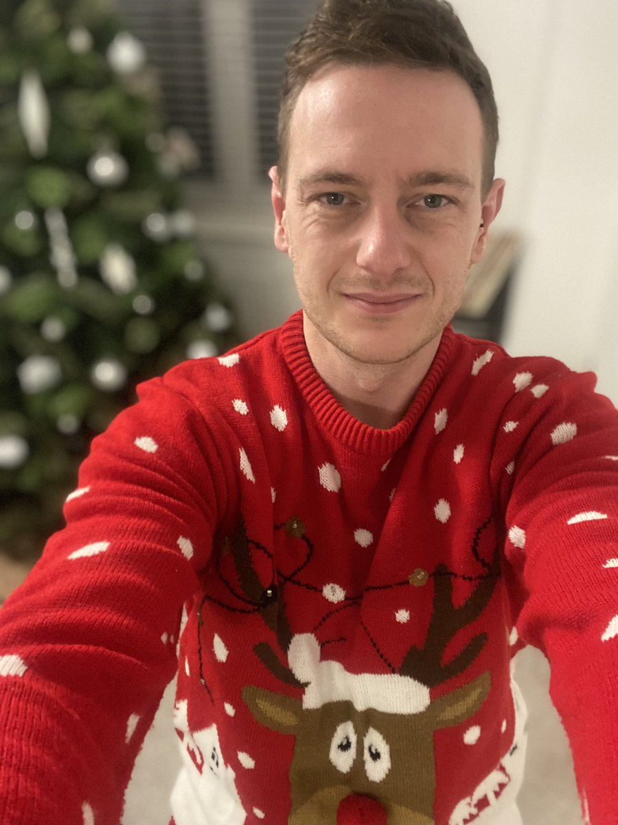 BenCutlerThomas's tweet photo. Christmas Jumper No’2 🤪
#DecemberOutfits #ChristmasJumpers https://t.co/jUUbnWhcbf