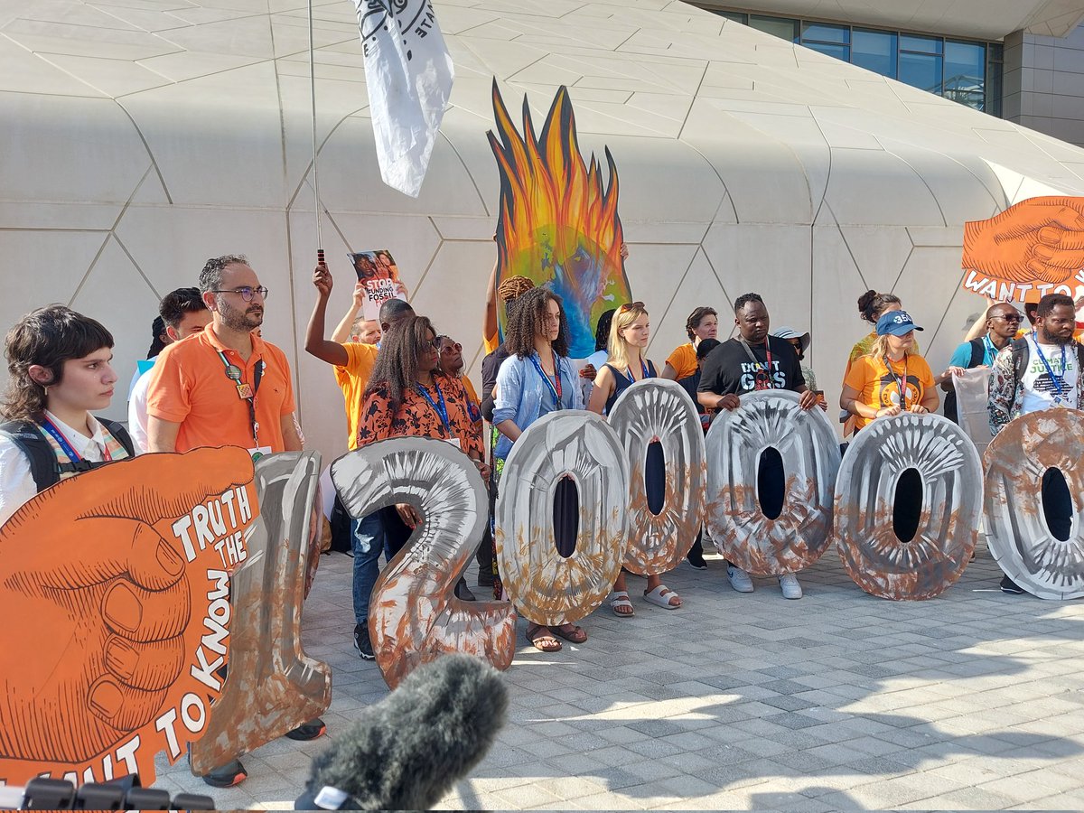 KathVRob's tweet image. 🦶🦶 Kick kick #polluters out ‼️
With unprecedented numbers of #FossilFuel lobbyists granted access to #COP28UAE     outnumbering official Indigenous representatives by 7️⃣ to 1️⃣  😳 calls to kick big polluters out #KBPO are louder than ever ✊️👇 
amp.theguardian.com/environment/20…