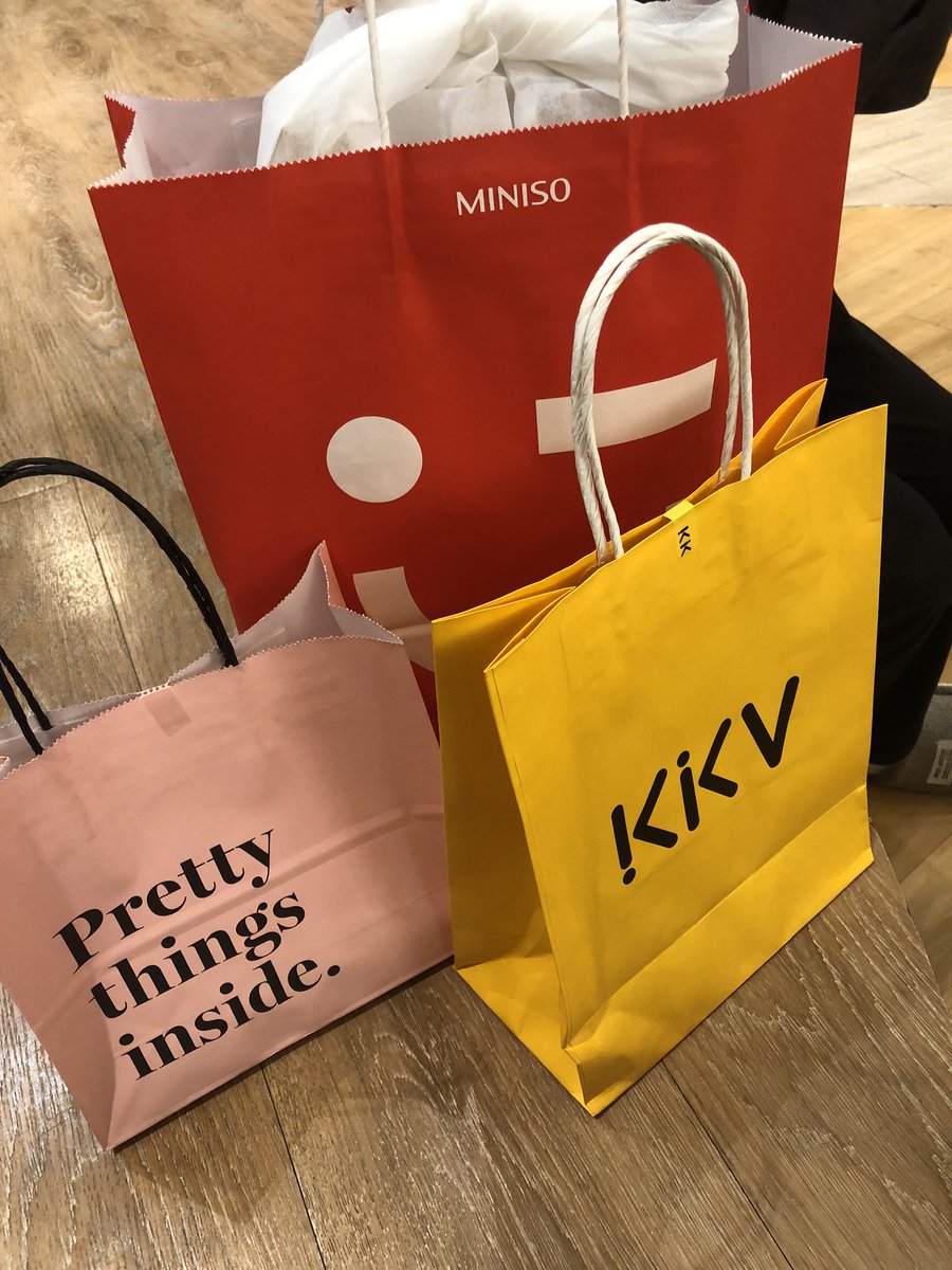evaluthfiatn's tweet photo. 🛍️🛍️ https://t.co/f3SZ5mjskW