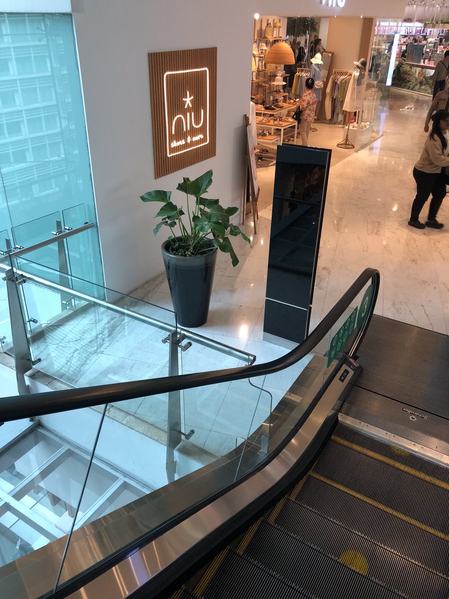 evaluthfiatn's tweet photo. 🛍️🛍️ https://t.co/f3SZ5mjskW