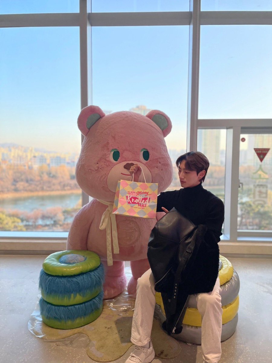 VannerOfficial's tweet photo. [#영광]

🐻🍩

#VANNER #배너 #YEONGGWANG https://t.co/oUxarw0ZRG