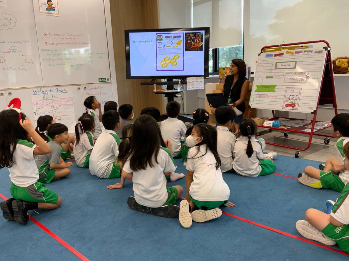 BakerMyshi's tweet photo. π₯ Curious about how polar bears stay cozy? βοΈ Or how lizards stick to walls like magic? π¦β¨ How are beehives so strong? π We discovered these answers through hands on experiments, which will in turn help with our own biomimicry-inspired designs!
#versoschool #scienceiscool https://t.co/7z2Lk8jayN