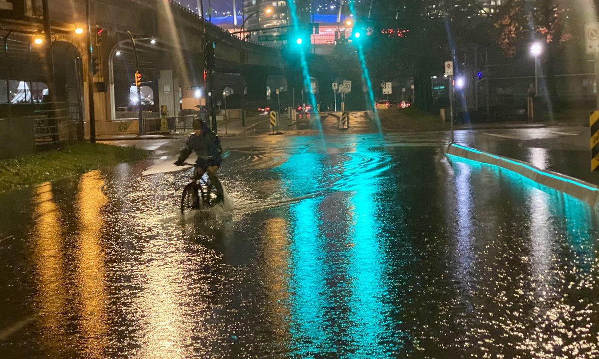 Mikezipf's tweet photo. My bike commute this evening literally was an atmospheric river. https://t.co/wDTkWNvaRo