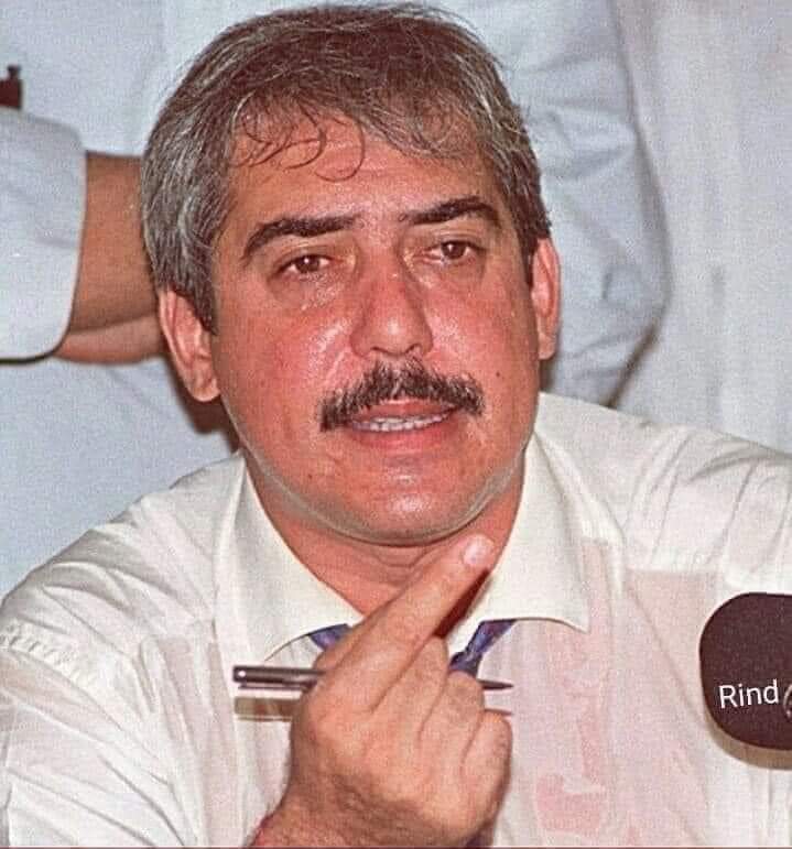 AHayeeSawand's tweet photo. پنج ڊسمبر تاريخ جو ڪارو ڏينهن،
اڄوڪي ڏينهن تي سال 2009 ۾ شهيد ميرمرتضى ڀٽو جي قاتلن کي باعزت بري ڪيو ويو هو،
هتي هڪ سوال ٿو جنم وٺي ته جڏهن سمورا قاتل بري ٿيا ته شهيد ميرمرتضى ڀٽو ۽ ساٿين کي ڪنهن گوليون هنيو ۽ ڪنهن شهيد ڪيو،
هي هڪ وڏو سوال آھي جيڪو جواب گهري رهيو آھي؟؟؟ https://t.co/GNsjI5X5Xq