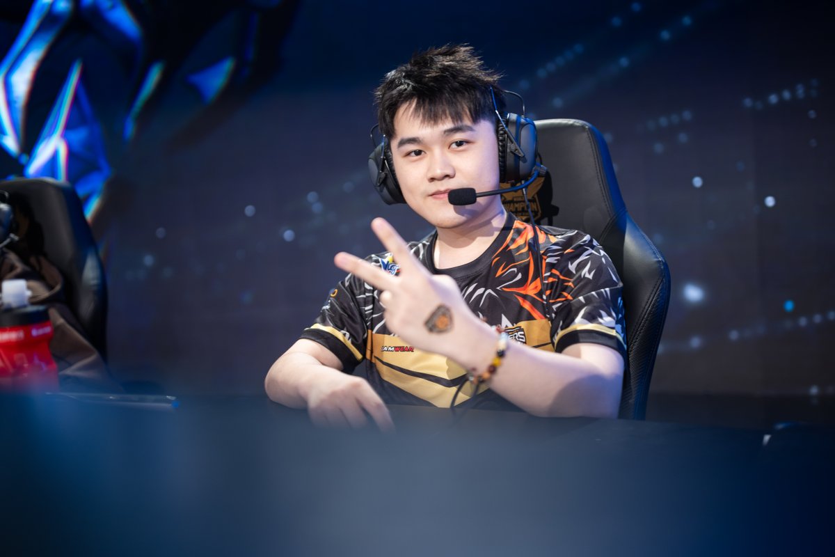 novahokgg's tweet photo. MAS Tigers Xuan flashes the most charismatic smile and has the calmest demeanor when playing critical games!
#KIC #KIC2023 #KIC2023tournament #HOK #Honorofkings #MASTigers https://t.co/ed4CVWfJWO