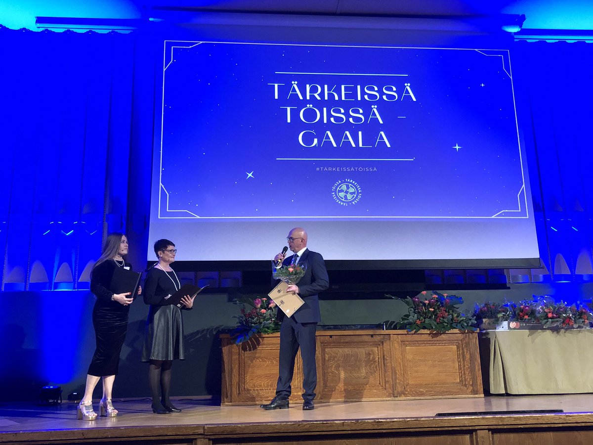 tanniinat's tweet photo. Olipa jälleen upea gaala, jota pääsin seuraamaan tällä kertaa katsojan roolissa. Palkittiin kymmeniä hienoja kehittämistekoja ja #Liminka jo 3. kertaa Suomen kekseliäimpänä kuntana. Onnea kaikille! 🤩@tarkeissatoissa https://t.co/hVMH5jQilR