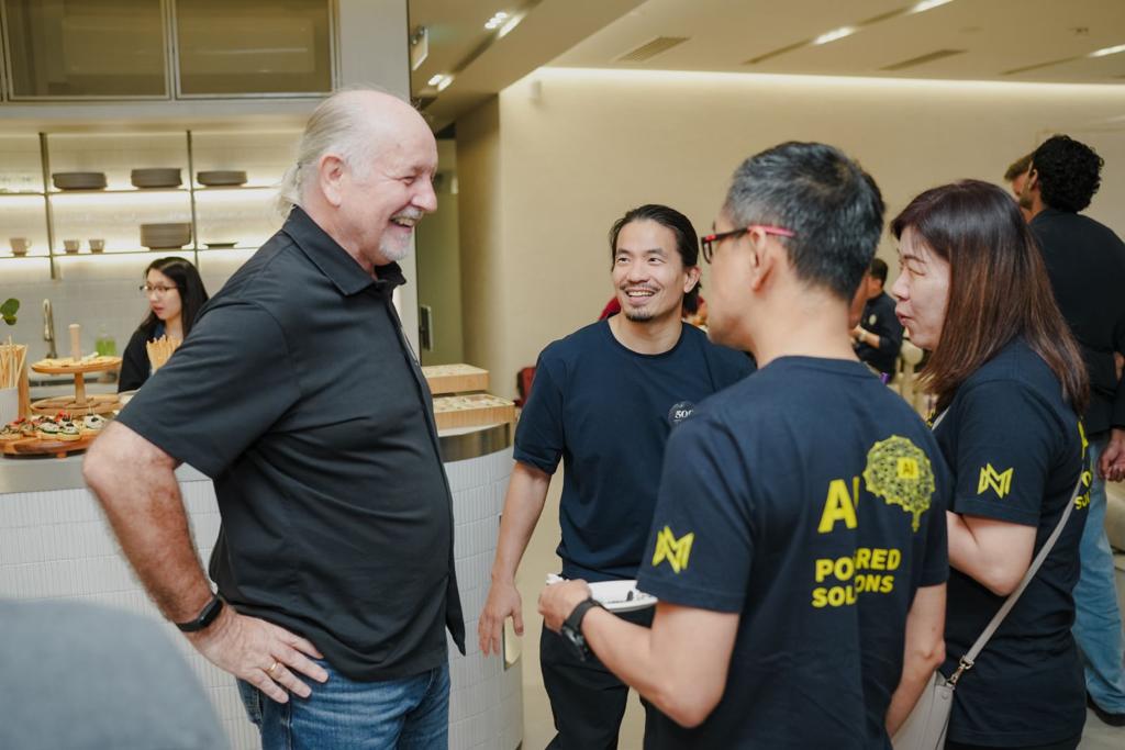 NexMind_AI's tweet photo. 📷 A throwback on @500Global_SEA  Social House Launch! 
Thank you @500GlobalVC  for believing in NexMind, proud to be backed by 500.

#500Strong #500southeastasia #entrepreneurs #AI https://t.co/zHyouTJsbh
