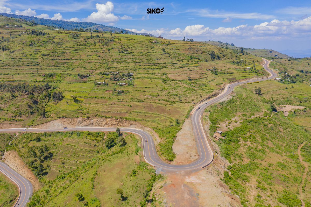 Beautiful Scenery along Kapchorwa-Kween-Bukwo-Suam highway. @UNRA_UG 🤜🏾✌️👍🏼 #SikoIsHere #DronesForGood #ExploreElgon #EastIsBest #VisitEast @MTWAUganda @ExploreUganda @MoWT_Uganda @wekesa_amos @SarahKagingo