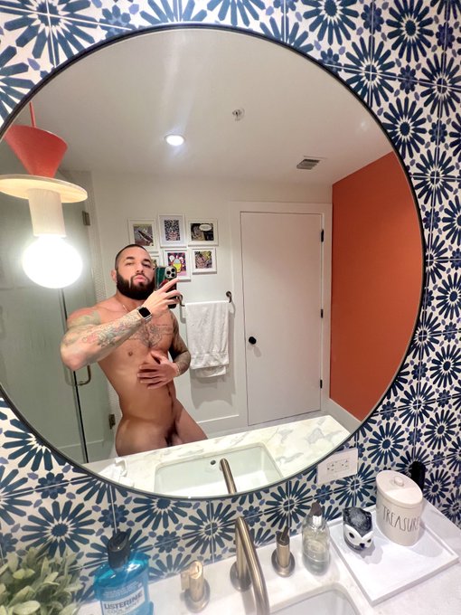 🪞 https://t.co/hLTId2b8Sf<a href="/tag/yalla"class="tags"><span>#yalla</span></a>