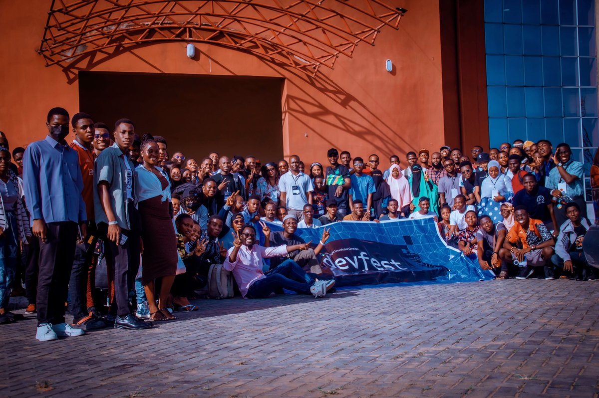 _gdgojofestac's tweet photo. #DevFestOjoFestac rocked the scene! ๐ Despite the odds, our community thrived. Join us now to shape your tech journey.
Stay focused until the next year's DevFest
@Kolokodess
@Geektutor
@googledevgroups https://t.co/NUivHJYMiP