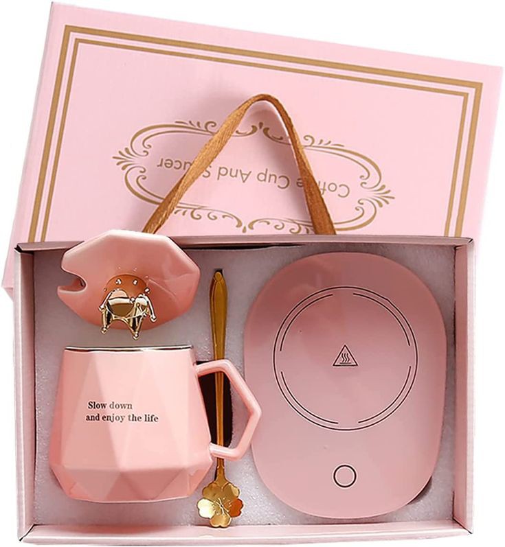 malrborow's tweet photo. ️
 ️
 ️
 ️

Sebuah paket telah tiba.
─────────────────
Ditujukan kepada: @Sabitahkala
Note:
Dear my classmates, happy late birthday Joanna!!! Hope you always be happy, and wyatb. Anyway, ini ada sedikit hadiah, Semoga suka Jo.

From,Alvin.

 ️
 ️
 ️
 ️ https://t.co/dc1EVfLtdJ