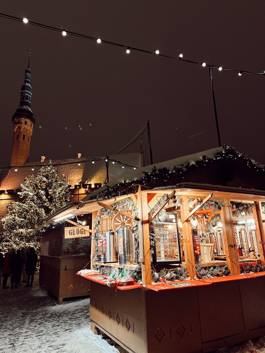 Tallinn rocks the crown as Northern Europe's oldest capital with a medieval town centre that's basically a time capsule! Plus, we debuted the first-ever public Christmas tree in Europe back in 1441. Talk about setting trends! 🎄 🧑🏻‍🎄❄️ <a href="/visitestonia/">Visit Estonia</a> <a href="/VisitTallinn/">VisitTallinn</a>