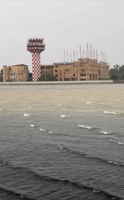 Chennai Airport springs back to normal operations in record time post the onslaught of #CycloneMichaung. Thanks to the hard work of AAI officials in CNS, ATM, GFS and ENGG. Consequently, the first movement at Chennai post-Cyclone Michaung was by @airvistara UK 821 from Mumbai landed at 0549 UTC/1119 IST on December 5, 2023 (today).
