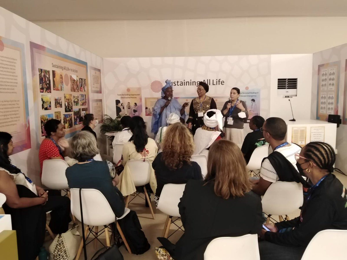 SustainAllLife's tweet photo. 💪Powerful voices, united for change. Barbara Love and Chioma Okonkwo leading, with Iman Awadh interpreting into Arabic at 'Healing the Trauma of the Climate Crisis' during COP28.
Together, we heal, we rise.🤝
#SustainingAllLife #UnitedtoEndRacism #ClimateLeaders #COP28Moments https://t.co/l94XvQ9C4c