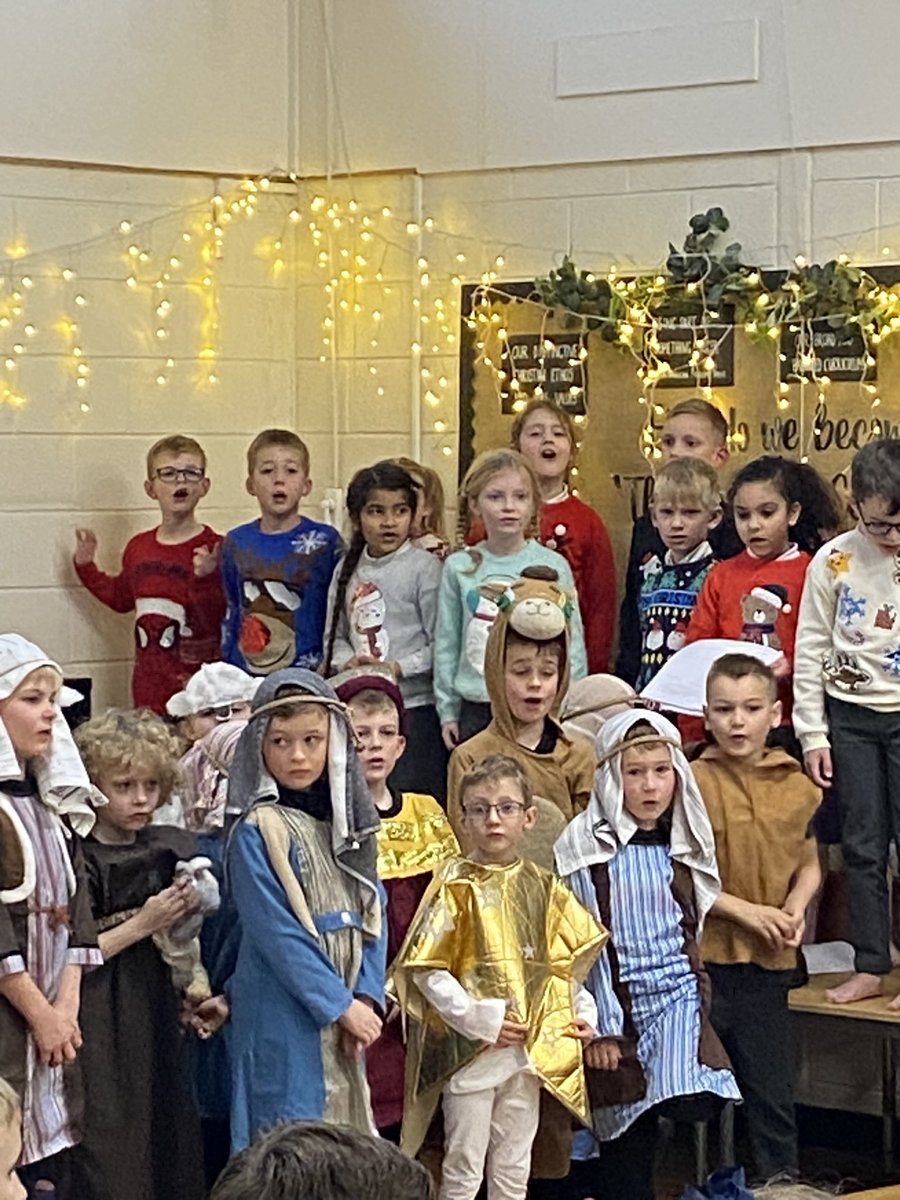 BranstonInfant1's tweet image. Thank you to @BranstonJunior for joining us for the dress rehearsal of our #Nativity ✨We are looking forward to our performances for families today and tomorrow! #BundleOfJoy @singoutoftheark @lincolndbe