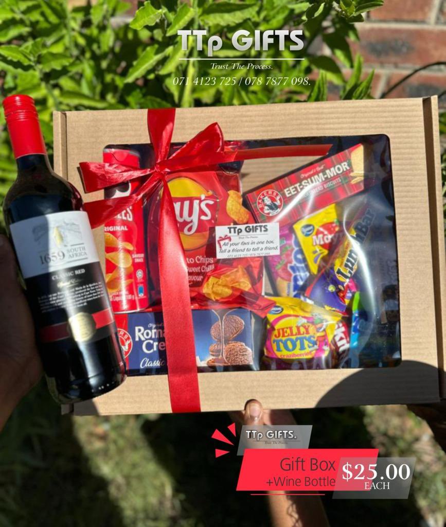 tindo_1122's tweet photo. Tengaiwo ma gift box $20, we can customize with a bottle of your choice Harare +263787877098 https://t.co/IWfRQvYtMB