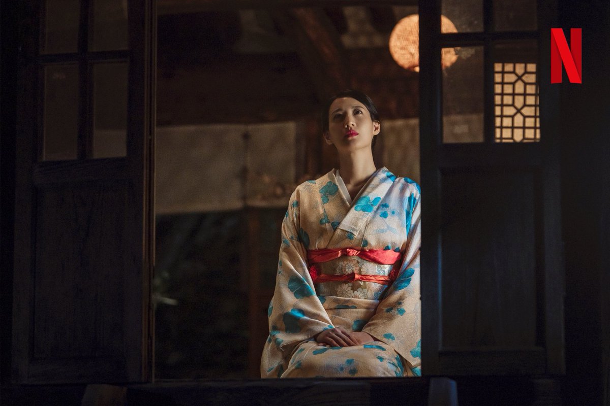NetflixMY's tweet photo. Feeling impatient because I need to wait 17 more days to see Park Seo-joon and Han So-hee together 😩 #GyeongseongCreature is coming to Netflix, 22 Dec.

1/3 https://t.co/8oouryzYcV