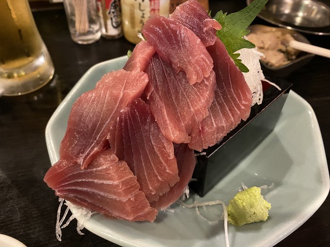 酔ってる時の仕事のLINEって返信難しいよな。。。 まあ何はともあれ、マグロってさ、美味しいね。。。🍺 https://t.co/ZJWrsLiMgw