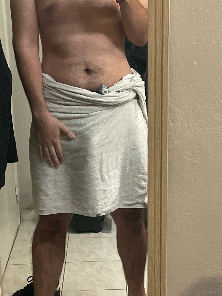 Θα έρθει κανείς για ντουζ; #greekguy #greekfeet #greekgay #guy #feet #gay #greekbi #greekgayboy #greekcum #greekpoutsa #greekdick #greekman