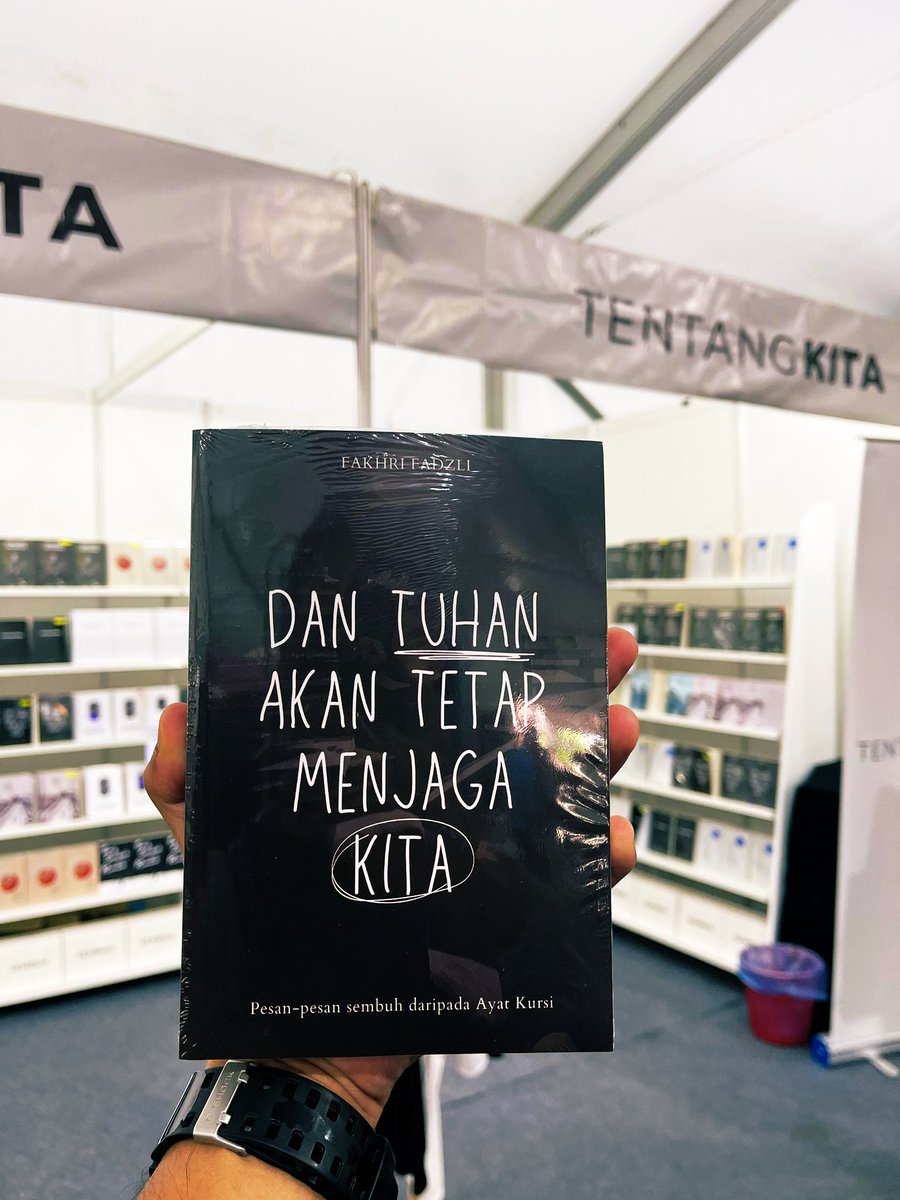 fakhrifadzli's tweet photo. Alhamdulillah. 

Karya saya, Dan Tuhan Akan Tetap Menjaga Kita berada di carta MPH Weekly Bestseller.

Terima kasih kepada semua yang menyokong karya ini sejak 9 bulan diterbitkan!

Sepanjang #SIBF23 ini karya saya ada di reruai @tentangkita_my.

Semoga bermanfaat! https://t.co/F0woyD0PCR