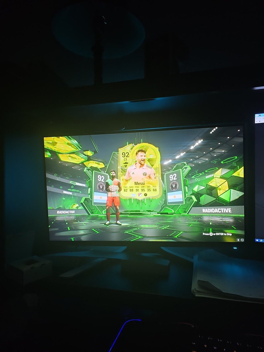 Rebo_Tron tweet media