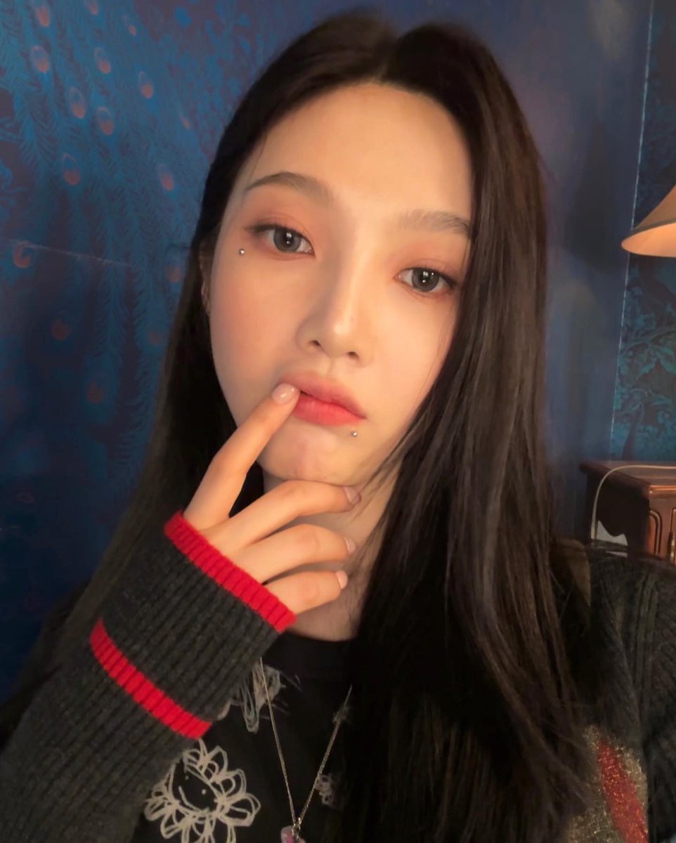 joystgrm's tweet photo. @RVsmtown [INSTAGRAM POST] - 9P

✨✨✨
https://t.co/xre9Mlv7jr

@RVsmtown #RedVelvet #레드벨벳 #Joy #조이 #Chill_Kill 
231205 · 16:38:51 KST https://t.co/sye1CQp46k