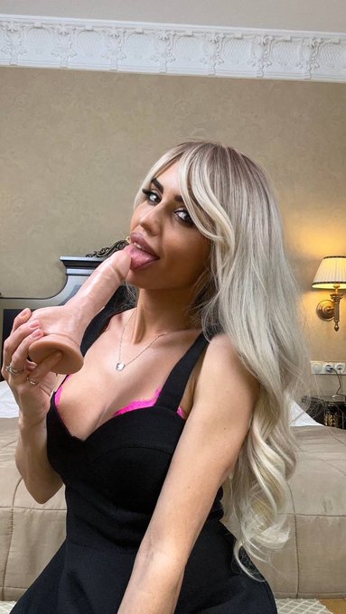 Mmmm I love sucking hard big dicks!  FOLLOW ME🎬📹🔞🫦  My HOT video&rsquo;s for FREE https://t.co/W8M6kmHxIo  Onlyfans