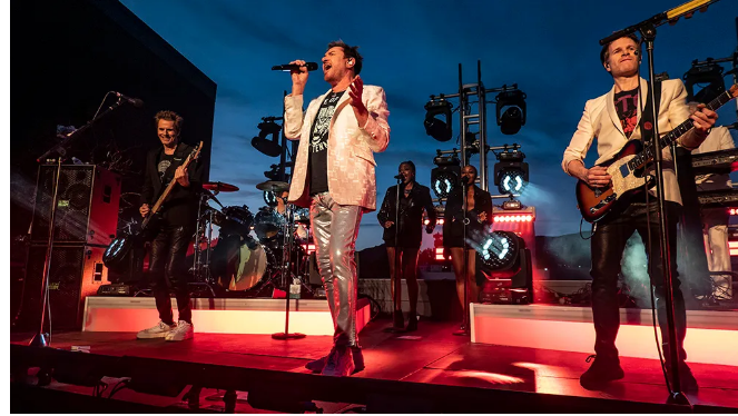 cardolstarlight's tweet photo. The 2024 Cruel World Festival on May 11 in Pasadena will be headlined by Duran Duran, featuring Interpol, Blondie, Simple Minds, and more. The lineup includes new wave and goth rock acts like Placebo, Soft Cell, and The Jesus and Mary Chain https://t.co/yIFkjfbU8x