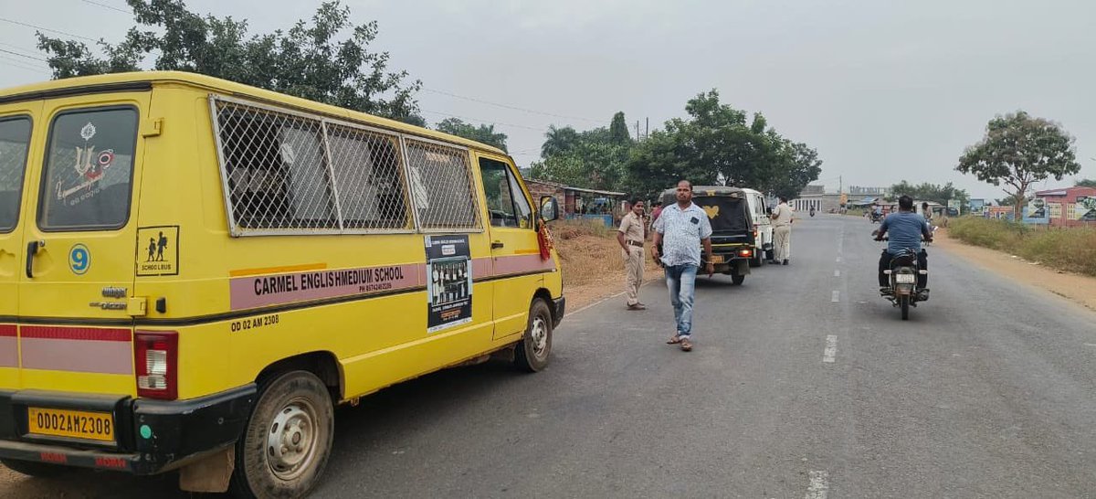 khordha_arto's tweet photo. Day 4 of #ZeroFatalityWeek ,
Joint Enforcement checking was done with Nirakarpur and Jankia PS 72 no’s of Echallan were issued which involves 5 no’s of Drunken Drive cases and 23 no’s illegal parking.
#Arto_khordha. #RoadSafety https://t.co/4RIhw2vYnD
