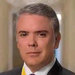 laaliciasumerce's tweet photo. Hoy Iván Duque está alrededor del mundo llevando las banderas del cambio climático, así usted no lo crea el presidente que atentó varias veces contra el medio ambiente hoy posa de defensor del mismo, pero que lo digan las pruebas mismas en este 🧵 https://t.co/6N6NNE4WcE