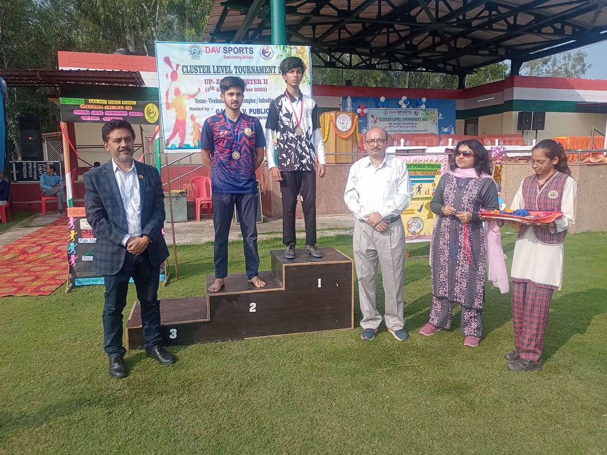 GailDavps's tweet photo. Special thanks to Shri Shashank Saxena (GM-HR, GAIL INDIA LTD. PATA) for presenting the trophy to the deserving winners. Congratulations to all the champions in various categories— hard work & dedication shine bright on the sports stage! #gaildav #Championship #sports #WINNER https://t.co/v93ng9Qc99