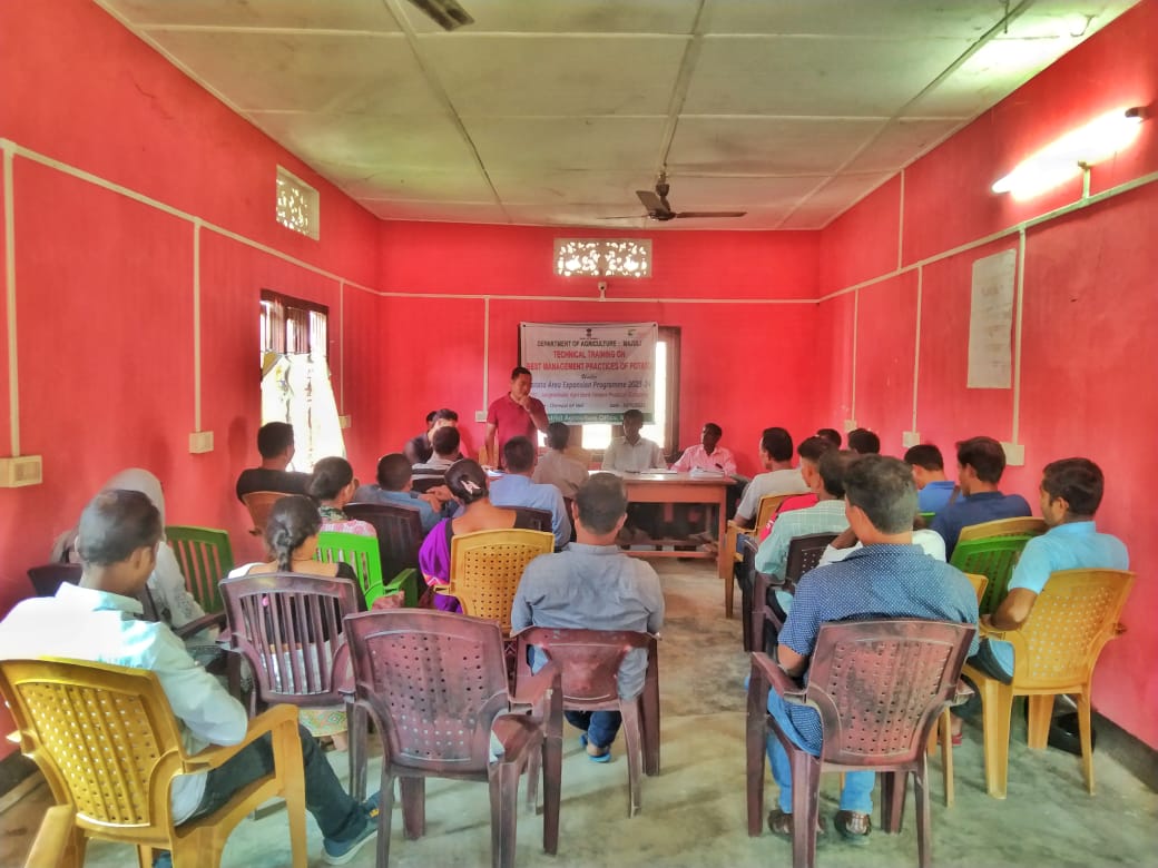apartassam's tweet photo. #BMPTrainingOnProgress | The Technical Trainings on BMP (Best Management Practices of Potatoes) under PAEP 2023-24 has been skyrocketing during the fourth week of November and first week of December 2023! 🚀
#PAEP #potatofarming #BMP #APARTAssam https://t.co/GXr7kiMddU