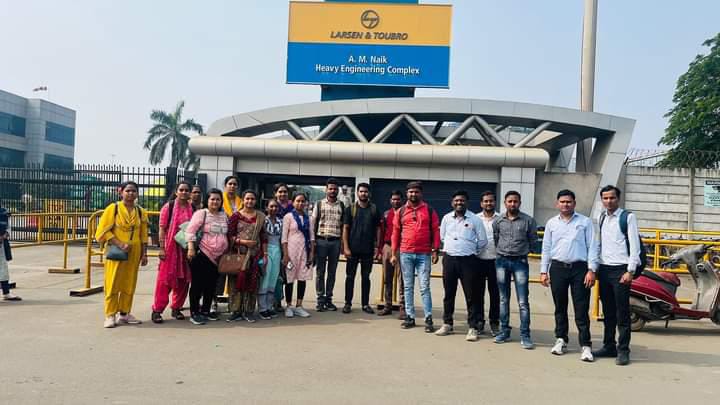 ૧૬૮-ચોર્યાસી વિધાનસભામાંં મતદાર નોંધણી અધિકારીશ્રી દ્વારા ઈન્ડસ્ટ્રીમાં કામ કરતા કામદારોને મતદારયાદીમા સમાવેશ કરવા માટે ટીમ બનાવી,અલગ-અલગ ટીમ દ્વારા ઈન્ડસ્ટ્રીની મુલાકાત કરી બાકી રહેલ કામદારોને સમાવેશ કરવા માટે વિવિધ કેમ્પનુ આયોજન કરવામા આવ્યુ.