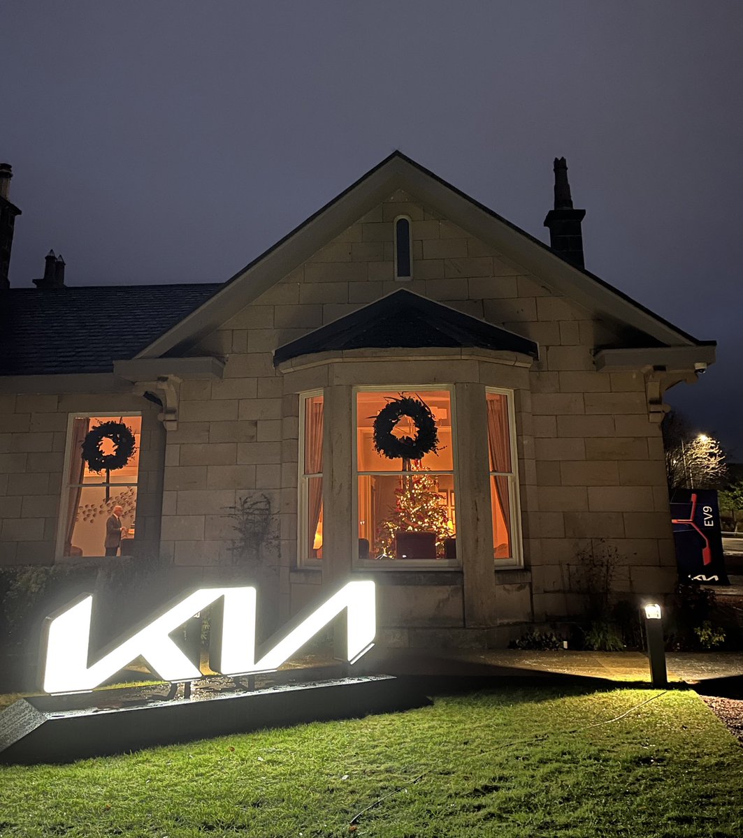 Dan_Sayles's tweet image. The calm before 9…