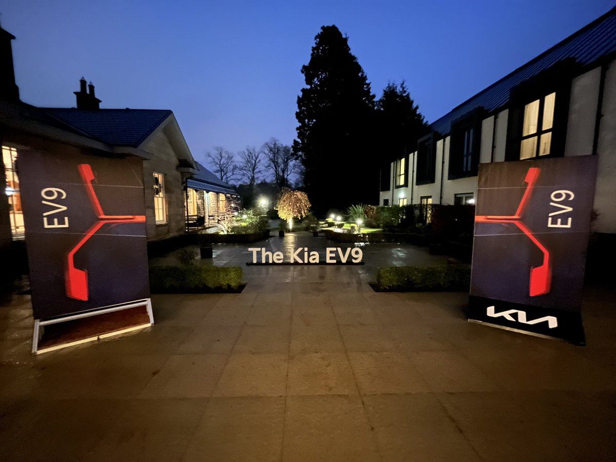 Dan_Sayles's tweet image. The calm before 9…