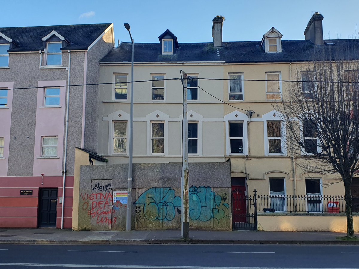 There are people dying on our streets for lack of a home
Families, children struggling in temporary accommodation & in tents
Yet there are empty homes in every town & city
Enough is enough
It is time for use it or lose it

#DerelictIreland #HousingCrisis
Sheares Street, Cork City